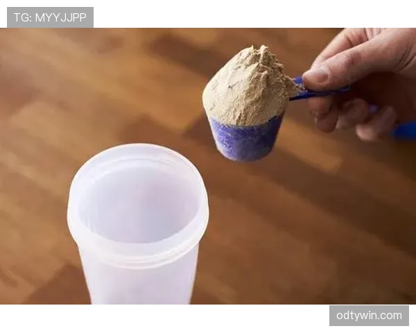 常园家的冰箱里塞满蛋白粉,连饮料都是按克称着喝的 常园家的冰箱里塞满蛋白粉,连饮料都是按克称着喝的